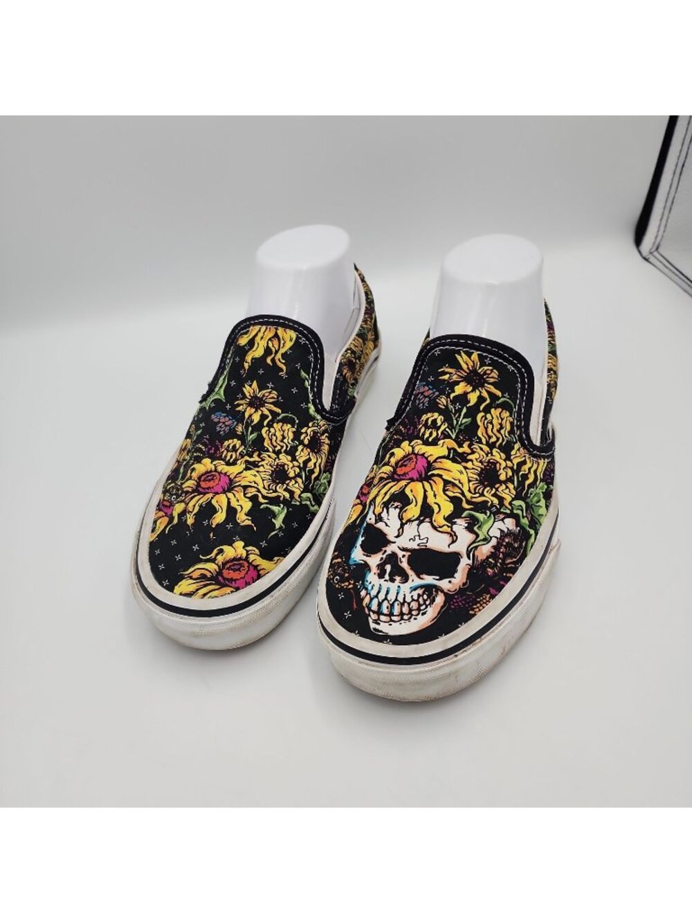 Vans Classic Beauty Skull & Flowers Slip On Shoes men’s Sz 6.5 Women's 8